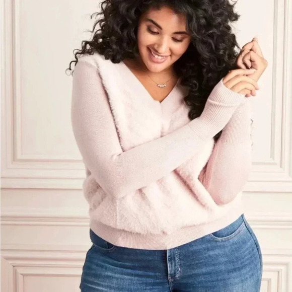 STELLA & Dot | womens sweater | Chevron V-neck - Picture 2 of 3